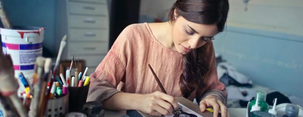 young_woman_painting